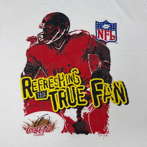 Vintage NFL T-shirt Under the Helmet Coca-Cola Classic Size XL Single White - Picture 3 of 5
